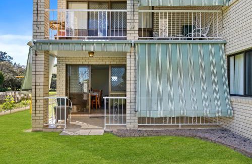 Bongaree Apartment | Dolphin View on South Esplanade