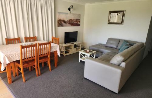 Bongaree Apartment | Dolphin View on South Esplanade