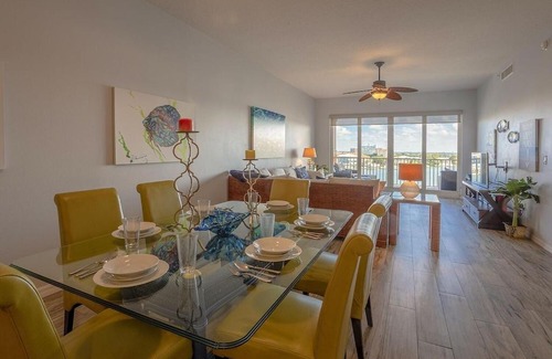 Clearwater Beach Apartment | Dolphin Views Harborview Grande 505