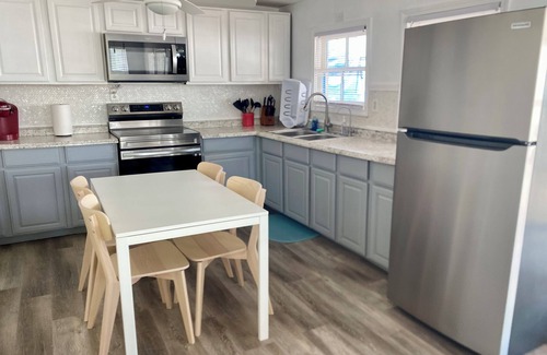 Surfside Beach House | Dolphin Views - On the beach!