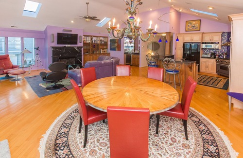 Northeast Virginia Beach House | Dolphin Watch - Oceanfront - North End VB