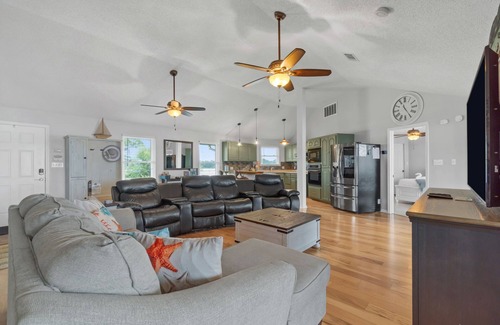 Navarre House | Dolphin Watching, Fishing | Dog-friendly + Boating