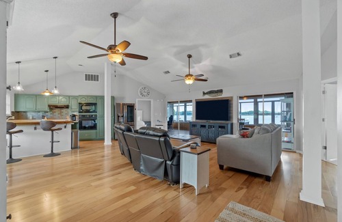 Navarre House | Dolphin Watching, Fishing | Dog-friendly + Boating