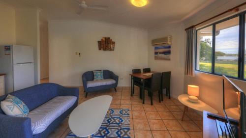 Tin Can Bay Apartment | Dolphin Waters