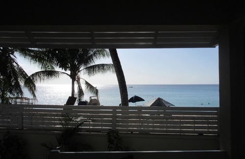 Old Trees Bay Villa | DolphinBay beachfront bungalow directly on the platinum WestCoast, 2Beds, 2Baths