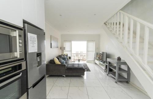 Summerstrand Apartment | Dolphins View Luxury Apartment