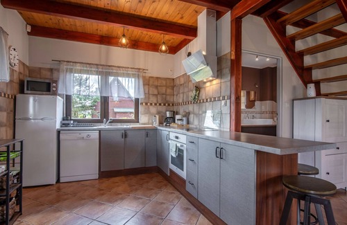Stare Juchy House | Dom zielony by Interhome