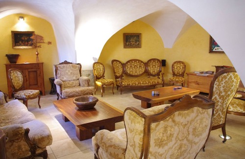 Redortiers Apartment | Domain of Aubignane!
