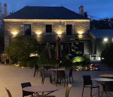 Livry House | Domaine Albizia
