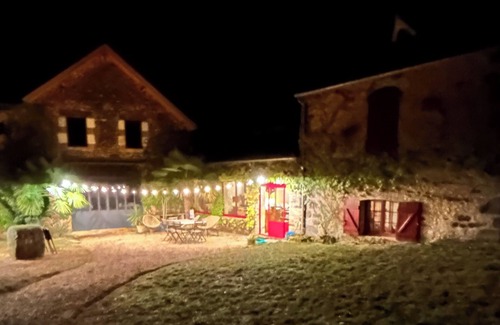 Urval House | Domaine Avec Hangar à Tabac Idéal Pour Familles et Amis