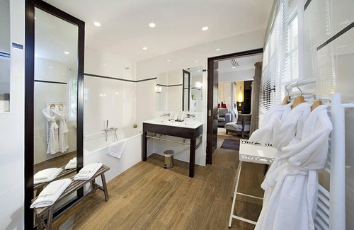 Neufmoutiers-en-Brie Hotel | Domaine de Bellevue, The Originals Relais