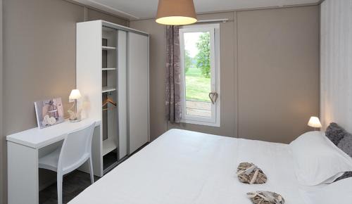 Langogne Hotel | Domaine De Barres