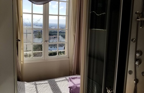 Beaupuy House | Domaine De Bellevue