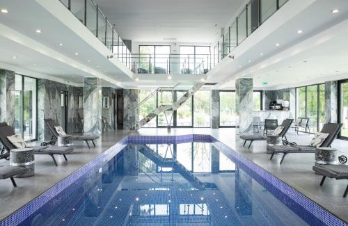 Beauvais Bed & Breakfast | Domaine de Bracheux, Chambre avec piscine à 10 min de l'aeroport de Beauvais Petit Déjeuner Inclus