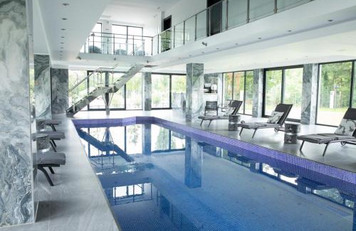 Beauvais Bed & Breakfast | Domaine de Bracheux, Chambre avec piscine à 10 min de l'aeroport de Beauvais Petit Déjeuner Inclus