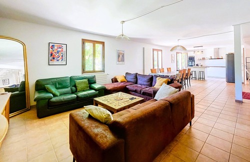 Flassans-sur-Issole Villa | Domaine de l'Issole, 4 stars - Stunning Provencal estate for 18 -24p, with pool