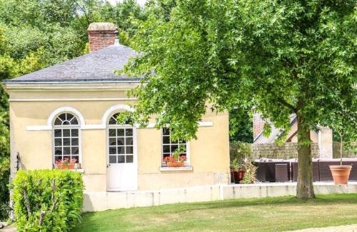 Fresneaux-Montchevreuil House | Domaine de Montchevreuil