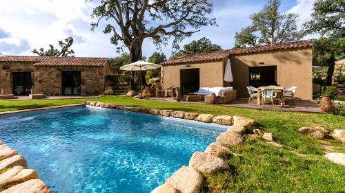San-Gavino-di-Carbini Villa | Domaine de Gialla Bergerie I Pini, 6 pers, piscine chauffée, 10 mn plage