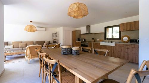 San-Gavino-di-Carbini Villa | Domaine de Gialla Bergerie I Pini, 6 pers, piscine chauffée, 10 mn plage
