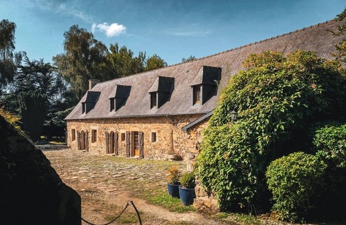 Plouguiel Cottage | Domaine de Kerousy: La Grange – A cozy and rustic cottage between land and sea