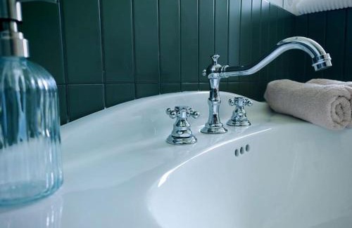Saint-Quentin-sur-le-Homme Apartment | Domaine de l'îsle Manière 10 pers