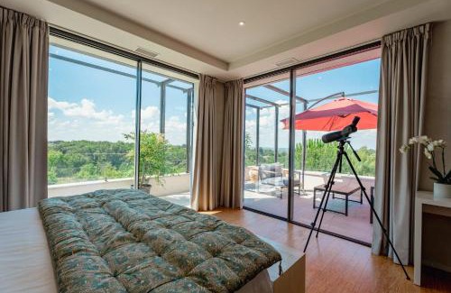 Carignan-de-Bordeaux Hotel | Domaine de la Peyrine - Suite Pinson
