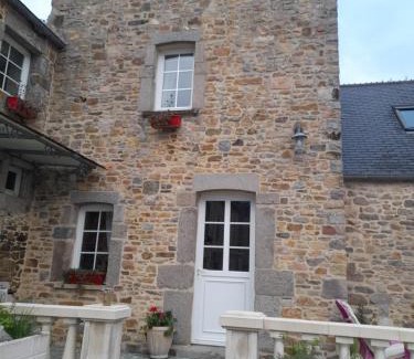 Benoitville House | Domaine de la Tour carrée - 3 Chambres