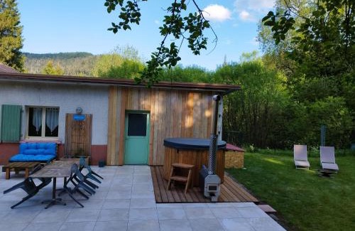 Mesnil Sous Les Cotes Cabin | Domaine de Marmonfosse