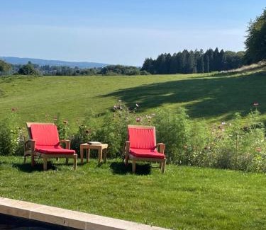 Ambazac House | Domaine de Montmery sa piscine son jardin ses espaces