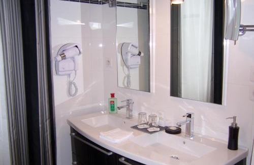 Roullet-Saint-Estephe Hotel | Domaine de Roullet