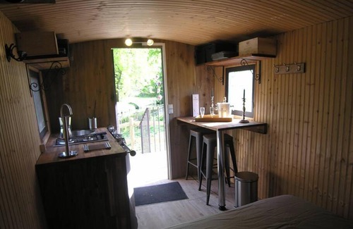 Valambray Ski Chalet | Domaine de Valmeray la roulotte d'Elise