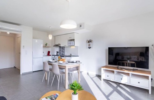 Grimaud House | Domaine des fées by Interhome