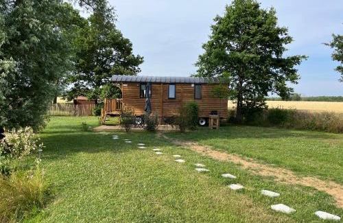 Marigny-les-Reullee Ski Chalet | DOMAINE DES GALINACES ROULOTTE LA ROUSSETTE 2-4P