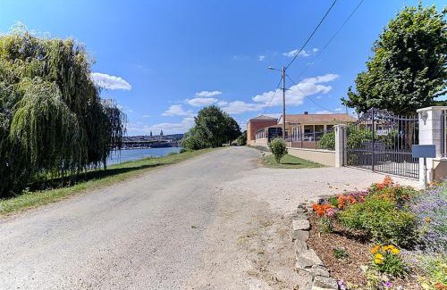 Tournus House | Domaine des jardins de la Saône