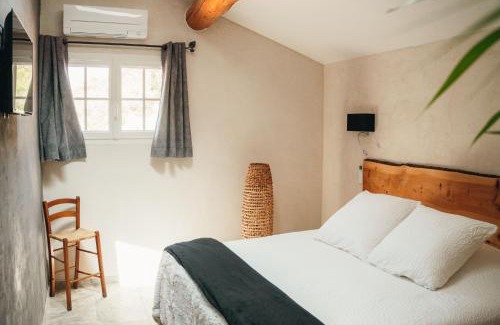 Le Val House | Domaine du PIAOU "chambres & table d'hôte"