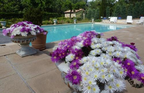 Ailhon House | DOMAINE DU PLANAS - PATIO