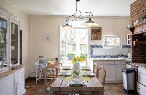 Morvillers-Saint-Saturnin House | Domaine de Saint-Saturnin