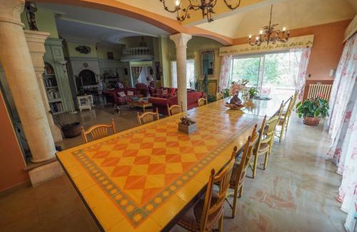 Saint-Sauveur-de-Cruzieres House | Domaine le Bourdet
