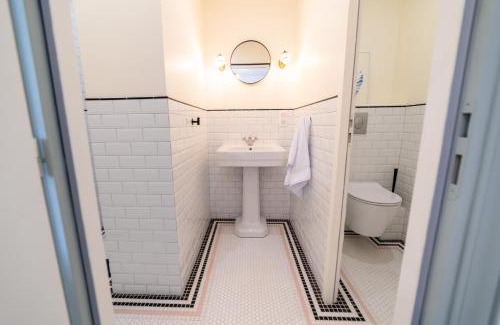 Cunfin House | Domaine hotel de France