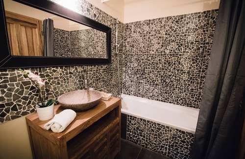 Castries Hotel | Domaine le Milos Appart'Hôtel