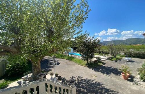 Loriol-sur-Drome Villa | Domaine Le Pigeonnier