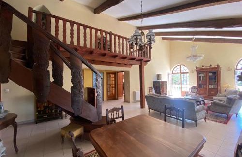 Loriol-sur-Drome Villa | Domaine Le Pigeonnier