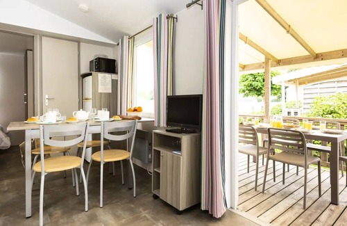 Douarnenez House | Domaine Résidentiel Odalys de Plein Air Kerleyou - Comfort mobile home 28m² - 2 bedrooms - semi-covered terrace - TV for 5 people