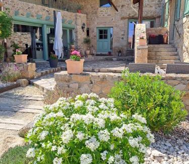 Malleval Bed & Breakfast | Domaine Saint Claude - Gîte , Chambres d'hôtes & hébergement insolite