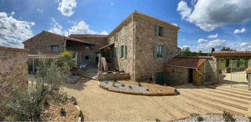Malleval Bed & Breakfast | Domaine Saint Claude - Gîte , Chambres d'hôtes & hébergement insolite