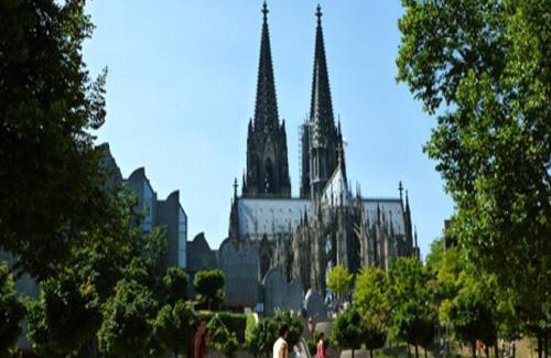 Roesrath Apartment | DOMBLICK - 2 ZKB Apartment Nähe CITY Köln & DOM -