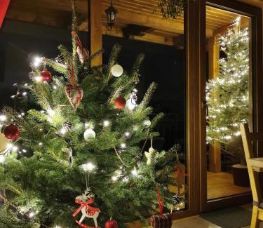 Bialy Dunajec Ski Chalet | Domek na Ubocy z jacuzzi, sauną i widokiem