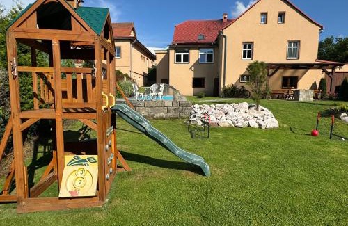 Krasna Lipa House | Domek U rybníčku