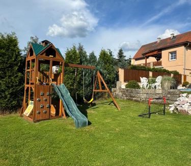 Krasna Lipa House | Domek U rybníčku