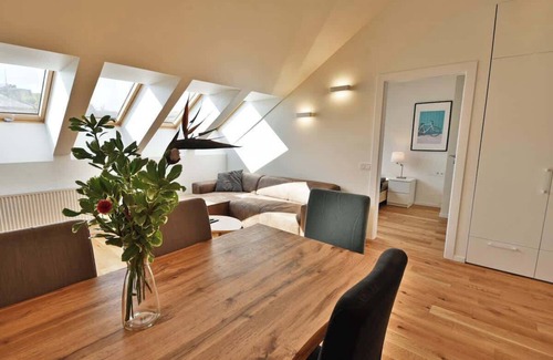Old Town Apartment | Domillion Penthouse 2bdr 2bath P364a!